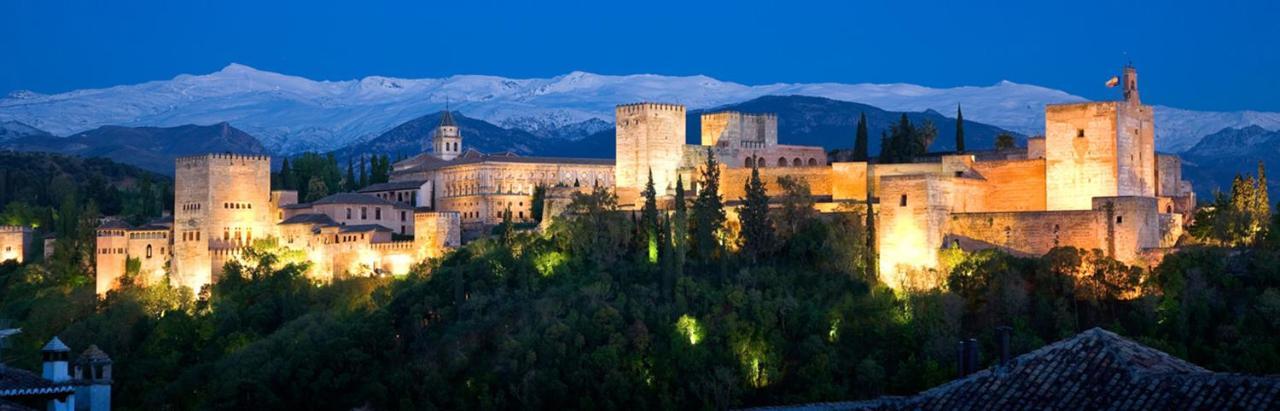 Amplio Y Centrico, Recien Reformado, Calefaccion Central, Jardines, Supermercados, Cafeterias Y Todos Los Servicios En El Corazon De La Ciudad Granada Buitenkant foto